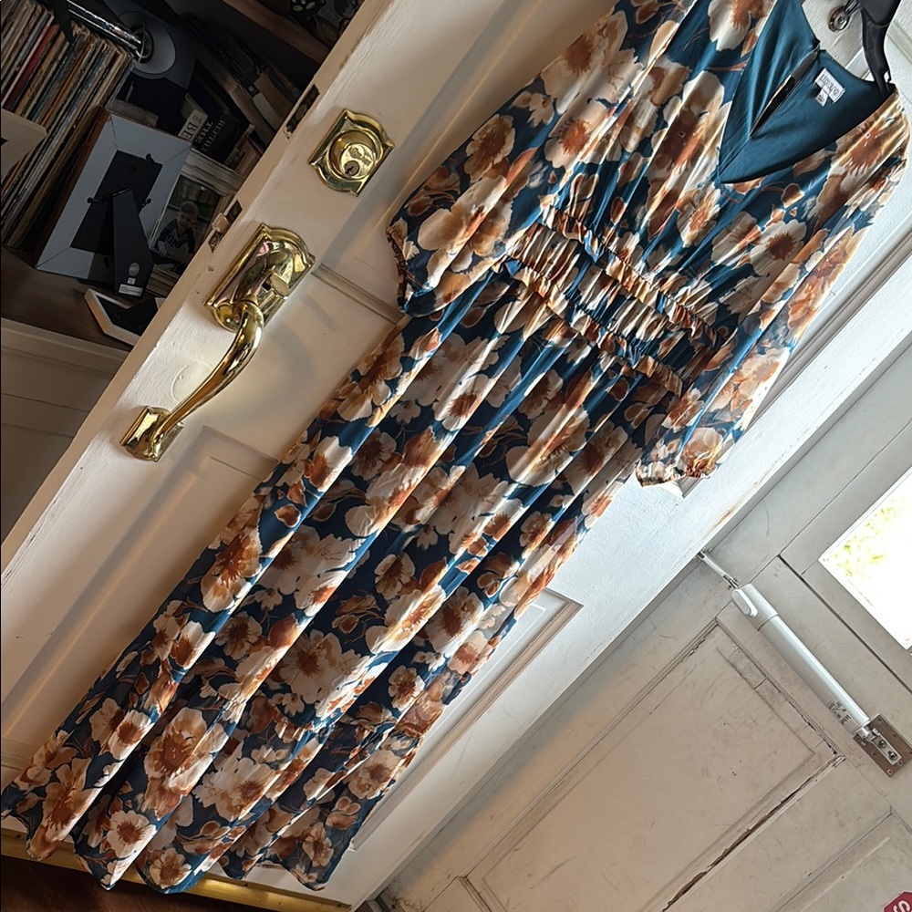 LUXOLOGY Maxi Dress